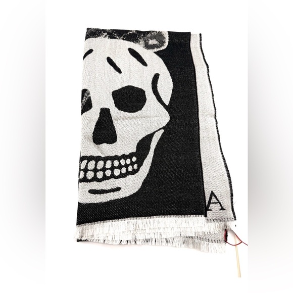Alexander Mcqueen Skull Jacquard Wool & Silk Scarf - Picture 5 of 6